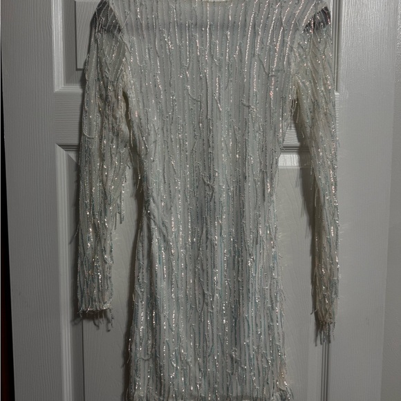 Elegant White Sequin Dress - Picture 1 of 2
